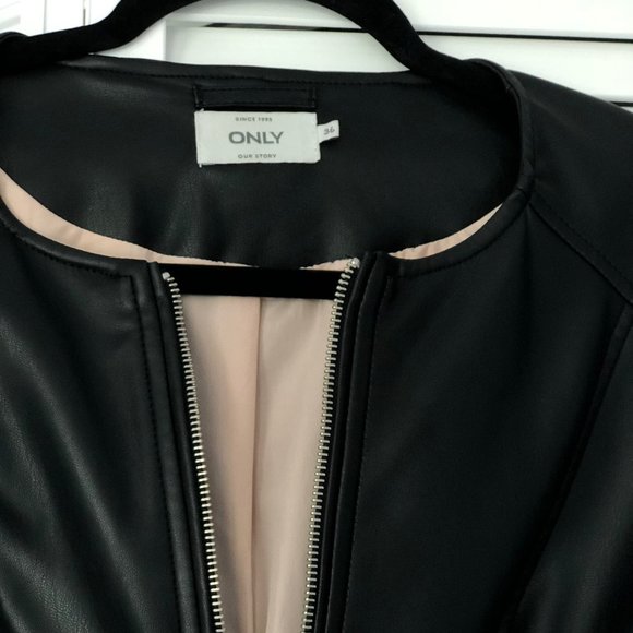 Stylish Jacket - Picture 6 of 6